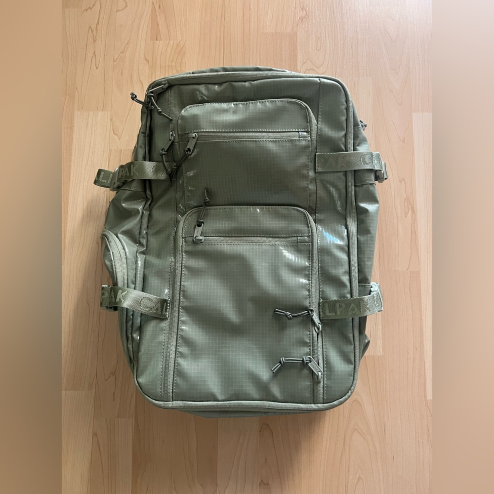 CALPAK Terra 26L Laptop Duffel Backpack in Juniper NWOT - Picture 2 of 4